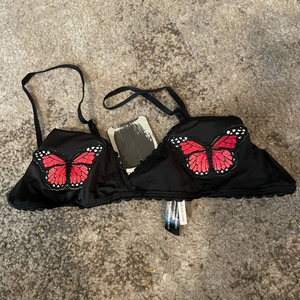 NWT out from under bralette